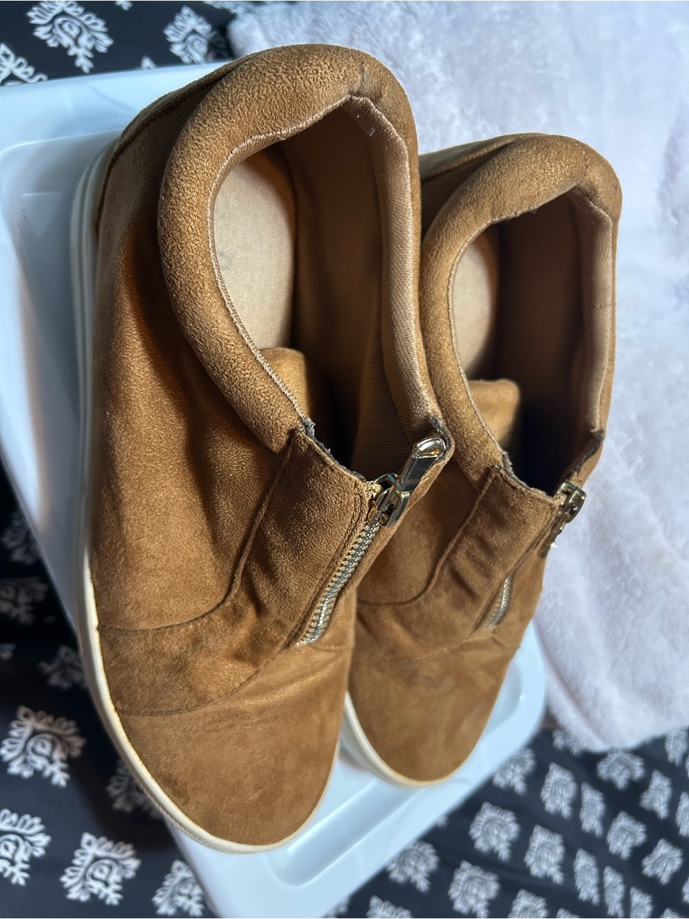 La Sheelah synthetic suede wedge sneakers